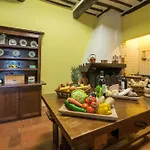 Borgo Colle Ridente 13, Emma Villa Camerino
