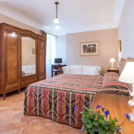 Borgo Colle Ridente 13, Emma Villa Camerino