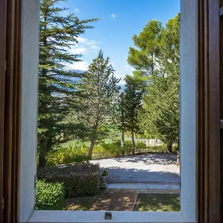 Villa Borgo Colle Ridente 13, Emma *