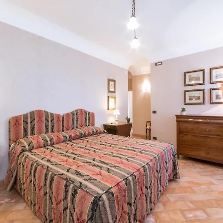 Villa Borgo Colle Ridente 13, Emma