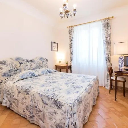 Borgo Colle Ridente 13, Emma Villa Camerino