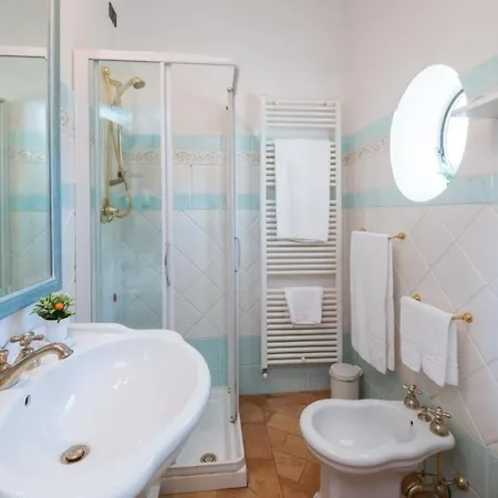 Borgo Colle Ridente 13, Emma Villa *