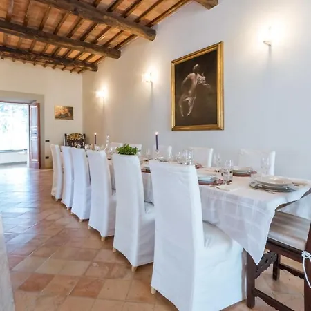 Borgo Colle Ridente 13, Emma Camerino