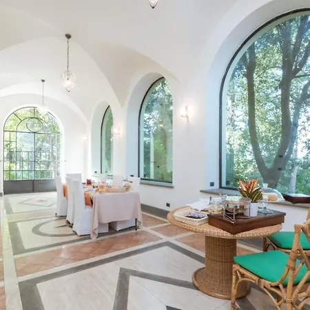 Borgo Colle Ridente 13, Emma Camerino