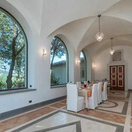 Borgo Colle Ridente 13, Emma